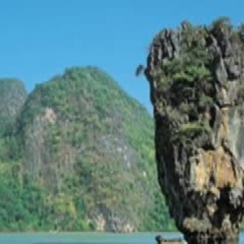 European Students Adapt to Life in Thailand