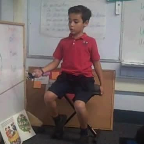 Emilio praesentiert seinen Familienbaum