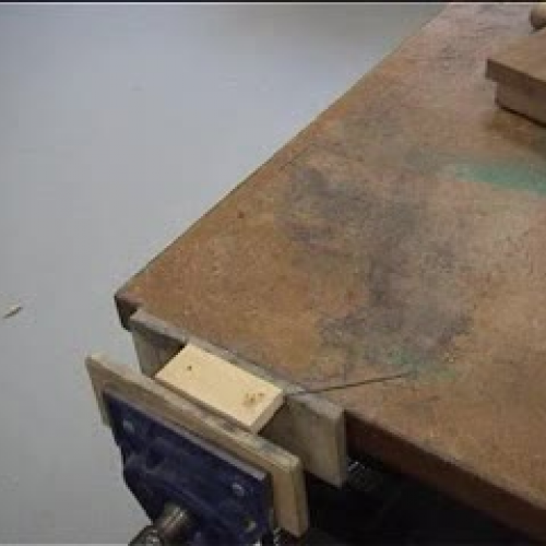 How to use a handdrill