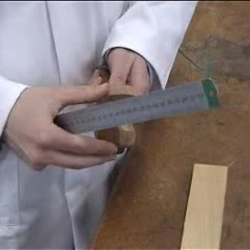 How to use a marking gauge
