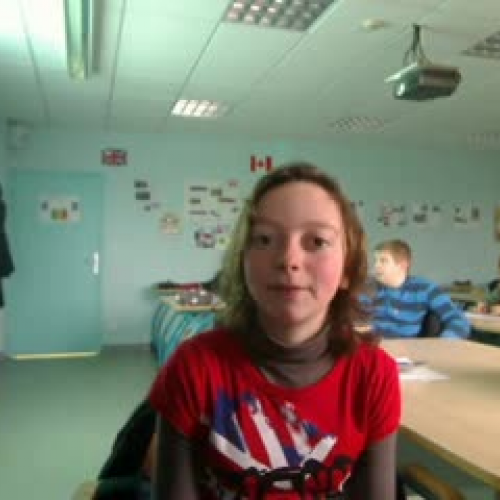 Léa's introducing herself