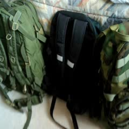 How to neatly tuck away backpack straps