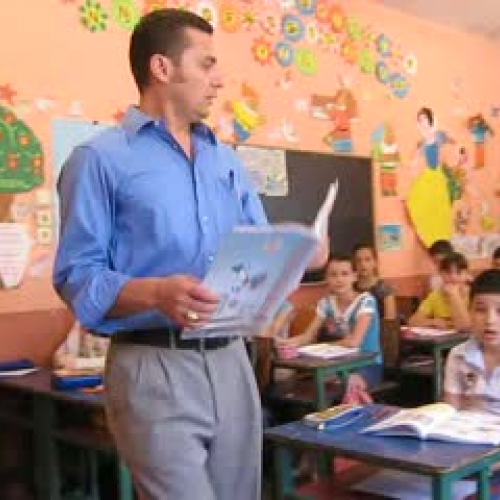 Koli da lezione. Koli jep mesim. S. Gjoni