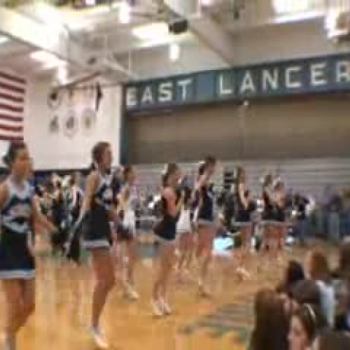 SME CHEER PERF FAM FEUD 32709