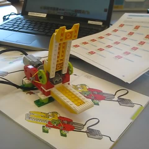 LEGO WeDo alligator