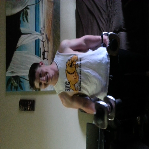 Upper Body Exercise: Alternating Bicep Curls