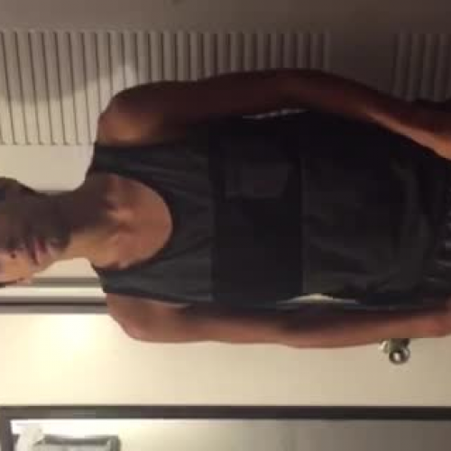 hungry spanish gesture