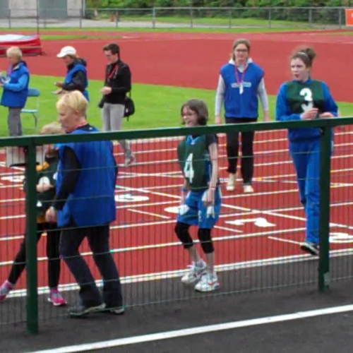Alanna waving to the crowds
