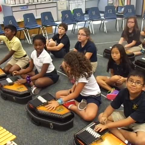 16-17 Ms. Dunn's 5th grade class "Wheels on the Bus" autoharp