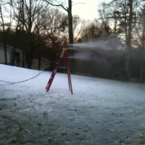 Snow making machine