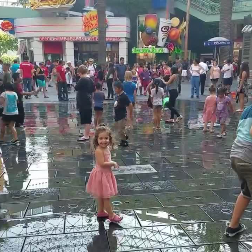 Playing In The Universal City Walk Fountain | LiLAbby Weekly Adventures!