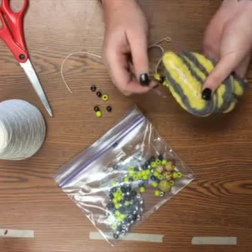 How to add beads to a pocket weaving