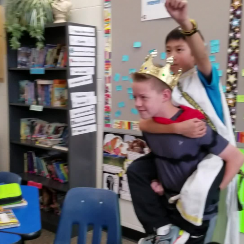 Mannequin Iliad  Challenge Clip