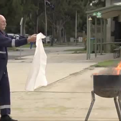 How to use fire blanket in an emergency - AFP Groups