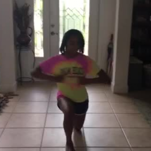 Lower Body-Lunges-muscle- quadriceps- Kayla Brown