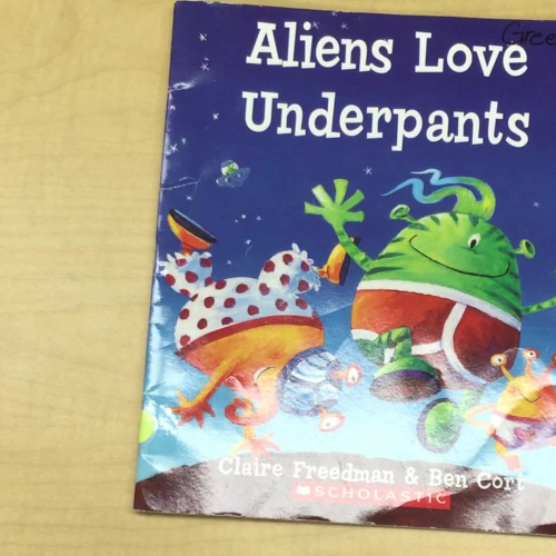 Aliens Love Underpants